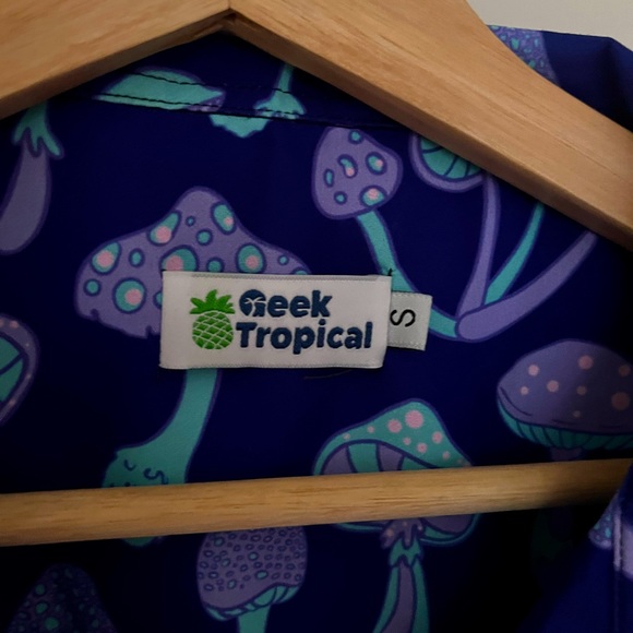 Geek Tropicals Magic Mushroom Psychedelic Button-up Shirt - Picture 3 of 3